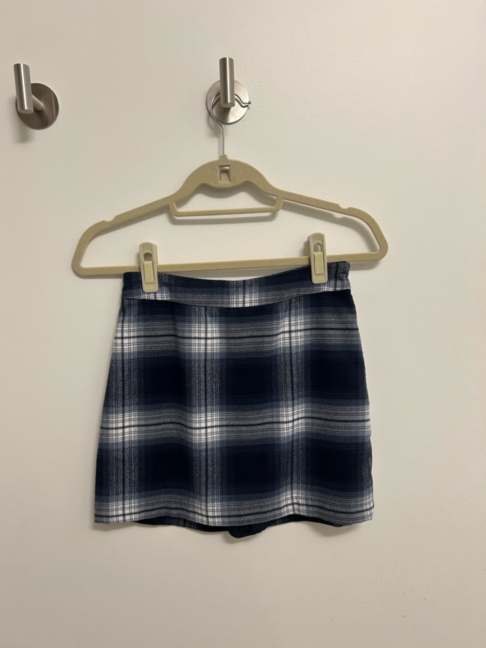 Abercrombie Plaid Mini Skirt in Navy and White